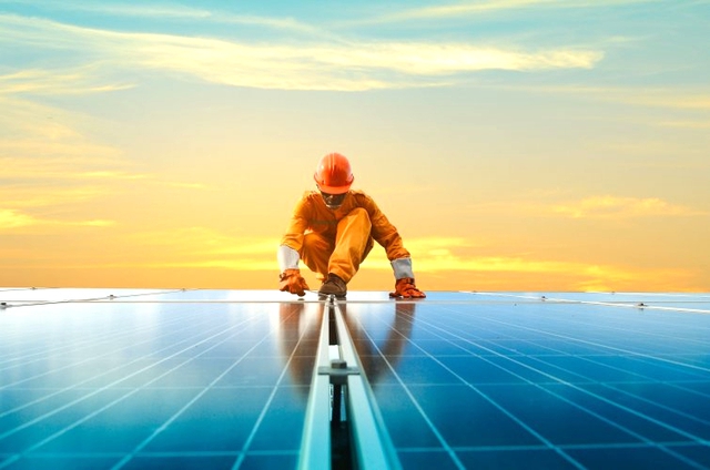 Xây dựng quá mức năng lượng mặt trời, Trung Quốc lâm vào cuộc khủng hoảng 60 tỷ USD - Ảnh 2.