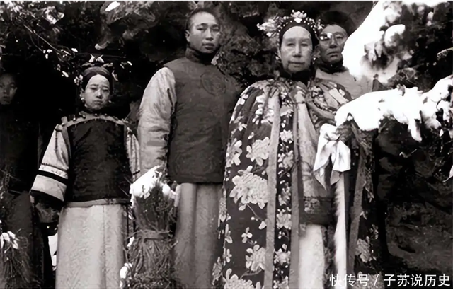 8 ảnh hiếm nhan sắc "Đệ nhất mỹ nhân nhà Thanh": Được ngưỡng mộ nhưng bị Từ Hy Thái Hậu thao túng cả đời - Ảnh 3. 8 ảnh hiếm nhan sắc "Đệ nhất mỹ nhân nhà Thanh": Được ngưỡng mộ nhưng bị Từ Hy Thái Hậu thao túng cả đời - Ảnh 3.