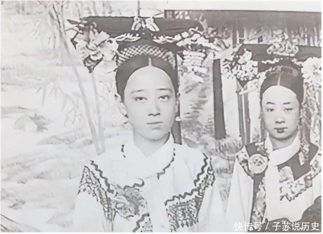 8 ảnh hiếm nhan sắc "Đệ nhất mỹ nhân nhà Thanh": Được ngưỡng mộ nhưng bị Từ Hy Thái Hậu thao túng cả đời - Ảnh 7. 8 ảnh hiếm nhan sắc "Đệ nhất mỹ nhân nhà Thanh": Được ngưỡng mộ nhưng bị Từ Hy Thái Hậu thao túng cả đời - Ảnh 7.