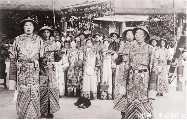 8 ảnh hiếm nhan sắc "Đệ nhất mỹ nhân nhà Thanh": Được ngưỡng mộ nhưng bị Từ Hy Thái Hậu thao túng cả đời - Ảnh 8. 8 ảnh hiếm nhan sắc "Đệ nhất mỹ nhân nhà Thanh": Được ngưỡng mộ nhưng bị Từ Hy Thái Hậu thao túng cả đời - Ảnh 8.