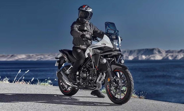 Xe Honda dân phượt thích mê đang giảm giá 22 triệu, đại lý tặng thêm nhiều quà: CSGT cũng dùng xe này - Ảnh 1.