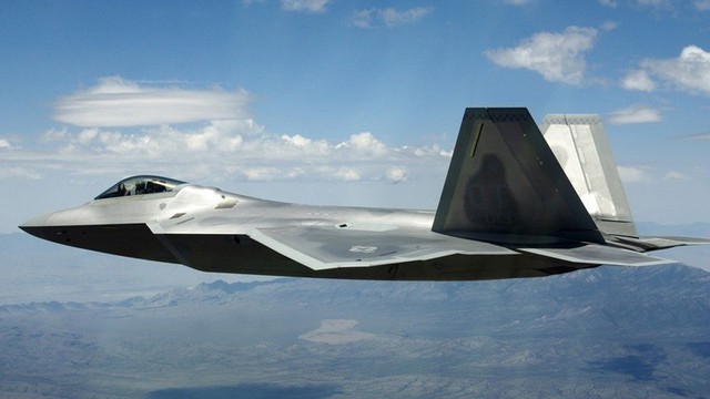 Cuộc gặp giữa Tổng thống Trump và Putin: F - 22 Raptor cất cánh từ Căn cứ Elmendorf - Ảnh 6.