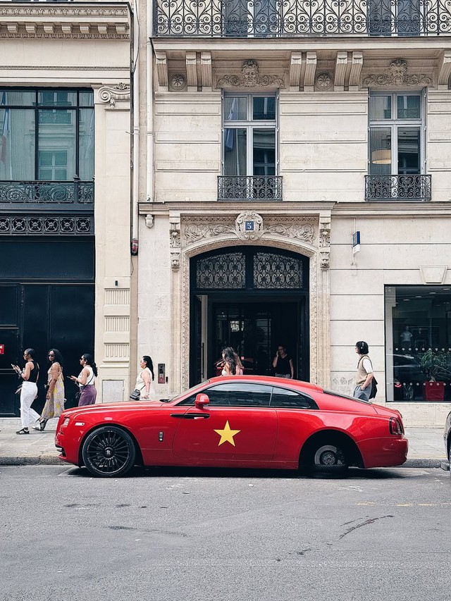 Xe Rolls-Royce 'cờ đỏ sao vàng' ở châu Âu hút 20.000 lượt tương tác, nhiều người hỏi: Sao chỉ có 3 bánh? - Ảnh 11.