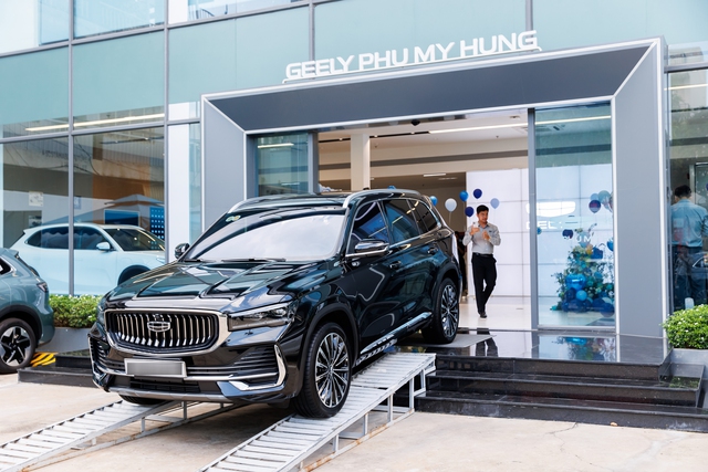 Hé lộ xế hộp tiền tỷ vừa về tay Chi Pu, "người bạn đồng hành" mới đặc biệt thế nào? - Ảnh 1.