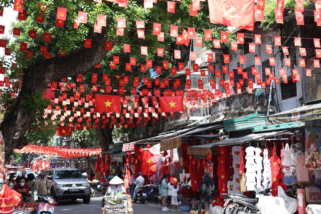 Biết hết Hà Nội trong 1 ngày: Lịch trình gợi ý giúp bạn check-in đủ điểm hot dịp lễ A80 rực rỡ - Ảnh 1.