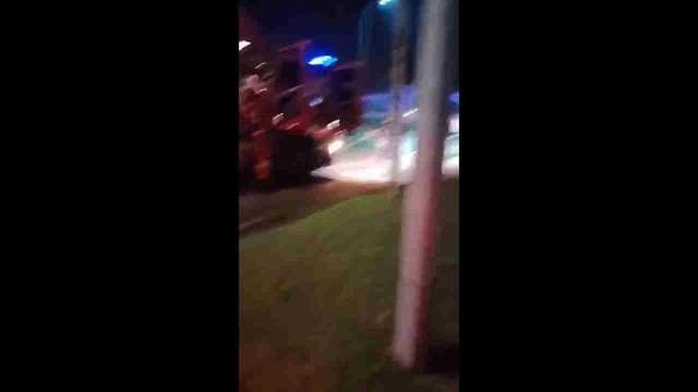 Chiến đấu cơ F / A - 18 Hornet bốc cháy và rơi tại sân bay Sultan Haji Ahmad Shah - Ảnh 4. Chiến đấu cơ F / A - 18 Hornet bốc cháy và rơi tại sân bay Sultan Haji Ahmad Shah - Ảnh 4.