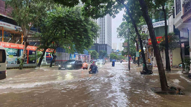 Nước ngập sâu vào nhà, xe máy, tivi, tủ lạnh, máy giặt làm thế nào để không hư hỏng nặng? - Ảnh 1.