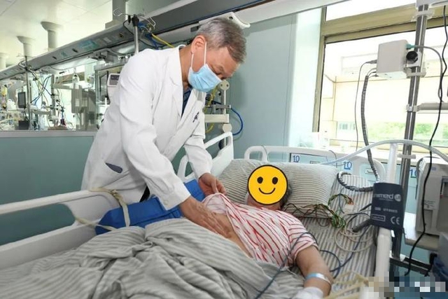 Máu ‘đặc như mật ong’ vì uống loại nước này mỗi ngày: Bác sĩ nói ‘chẳng khác nào tự đầu độc bản thân’ - Ảnh 1.