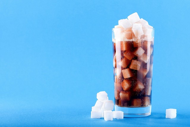 Máu ‘đặc như mật ong’ vì uống loại nước này mỗi ngày: Bác sĩ nói ‘chẳng khác nào tự đầu độc bản thân’ - Ảnh 2.