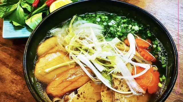 Không phải bún thang, món ăn chỉ từ 35.000 đồng/bát này mới là hương vị Việt lọt top ngon nhất thế giới - Ảnh 3.