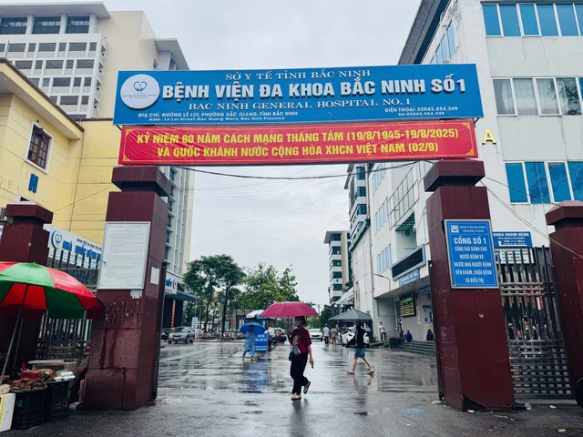 Vụ xe cứu thương thu 21 triệu đồng cho quãng đường 200km: 3 cán bộ bị đình chỉ, hé lộ chi tiết bất ngờ - Ảnh 1.