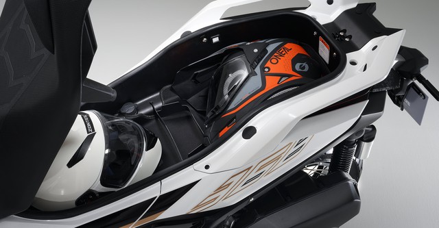 Ở Việt Nam có xe tay ga cốp rộng gấp rưỡi Lead, đầy bình đi 500 km, động cơ khỏe hơn của Honda, Yamaha - Ảnh 4.