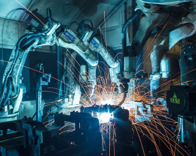 Cận cảnh "nhà máy không đèn, hiếm bóng người" tại Mỹ và Trung Quốc: Nhiều người giật mình sau khi xem ảnh - Ảnh 2.