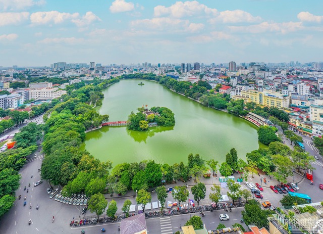 Báo Anh bất ngờ gọi tên điểm đến này của Việt Nam lọt top tuyệt nhất thế giới: Vượt cả Dubai, Bangkok - Ảnh 2. Báo Anh bất ngờ gọi tên điểm đến này của Việt Nam lọt top tuyệt nhất thế giới: Vượt cả Dubai, Bangkok - Ảnh 2.