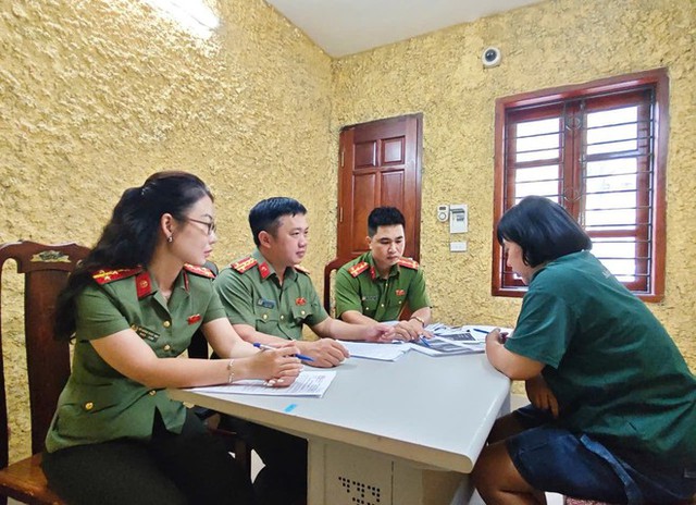 Bắt Phan Hạnh Thương - người phụ nữ lừa đảo bán vé xem diễu binh sự kiện A80 - Ảnh 1.