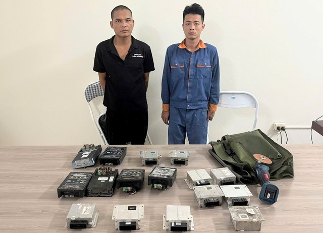 Bắt tạm giam Nguyễn Quang Hiền và Nguyễn Đình Quyết - Ảnh 1.