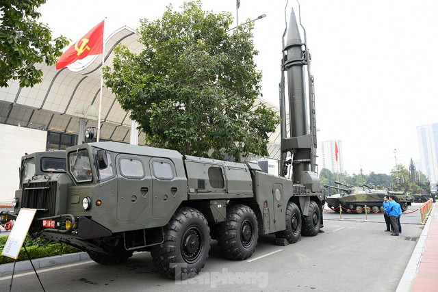 Tên lửa đối đất R-17E của QĐND Việt Nam sẽ tham gia diễu binh 2/9: Tốc độ 4.940 km/h, tầm bắn 300km - Ảnh 2.