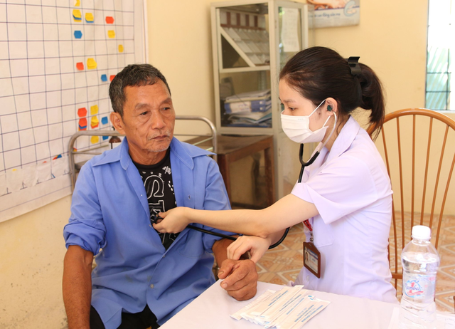 5 trường hợp đặc biệt vẫn được thanh to&aacute;n khi chưa xuất tr&igrave;nh thẻ BHYT - Ảnh 1.