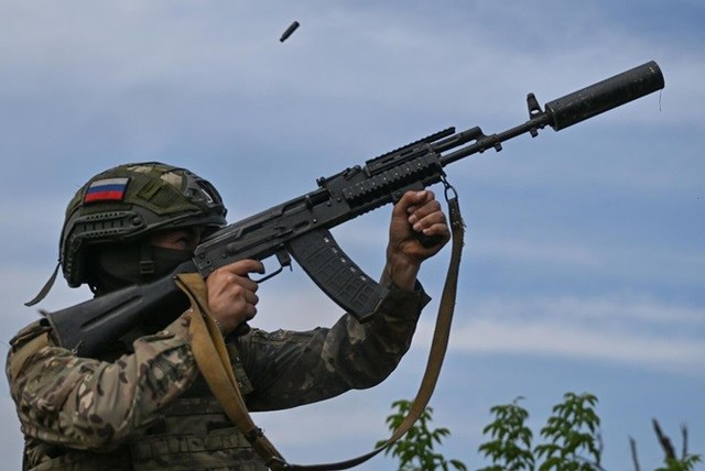 UAV Ukraine bị bắn hạ bởi s&uacute;ng trường tấn c&ocirc;ng của Nga trong cuộc tấn c&ocirc;ng - Ảnh 3.