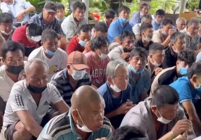 100 cảnh sát ập đột kích căn nhà của Trần Anh Minh, tạm giữ 51 người - Ảnh 2.