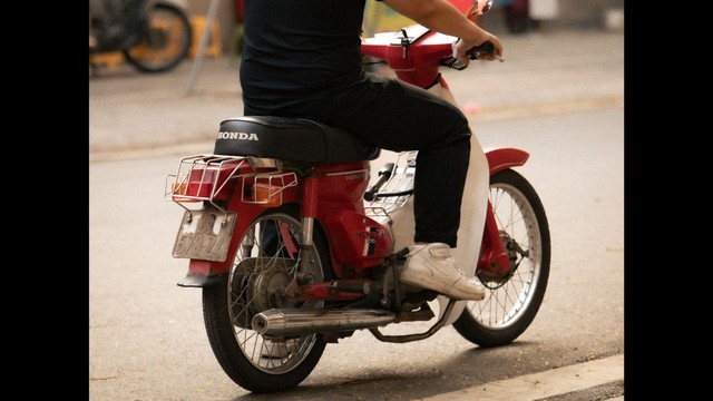 'Huyền thoại' xe Honda từng có giá bằng cả căn nhà mặt phố, nay có thể cầm lái với phí ngang 10 bát phở - Ảnh 6.