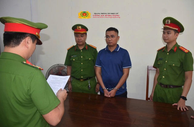 Bắt tạm giam nhân viên ngân hàng Phan Như Anh Quốc  - Ảnh 1.