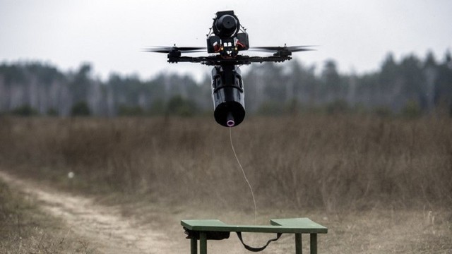 UAV FPV Nga phát hiện và cứu sống dân thường trong trận chiến - Ảnh 4.