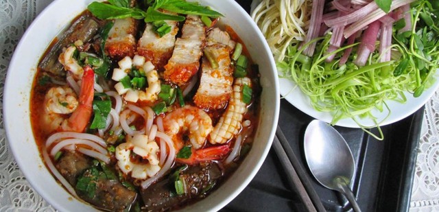 Không phải bún bò Huế, món ăn chỉ từ 50.000 đồng/bát này mới là hương vị Việt lọt top ngon nhất thế giới - Ảnh 3.