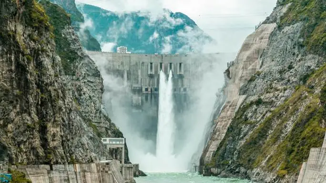 Chiêm ngưỡng "quái vật" đập cao nhất thế giới, cao hơn Tháp Eiffel 5 mét - Ảnh 4. Chiêm ngưỡng "quái vật" đập cao nhất thế giới, cao hơn Tháp Eiffel 5 mét - Ảnh 4.