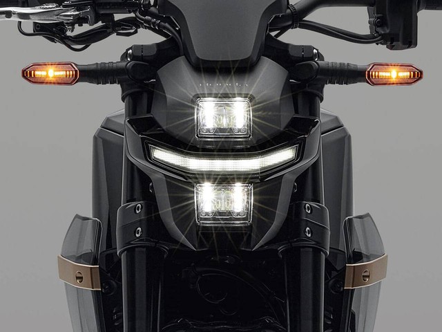 Xe máy điện Honda mới toanh vừa ra mắt: Khỏe ngang xe 1000 cc, sạc nhanh chỉ 30 phút, dáng cực đẹp - Ảnh 1.