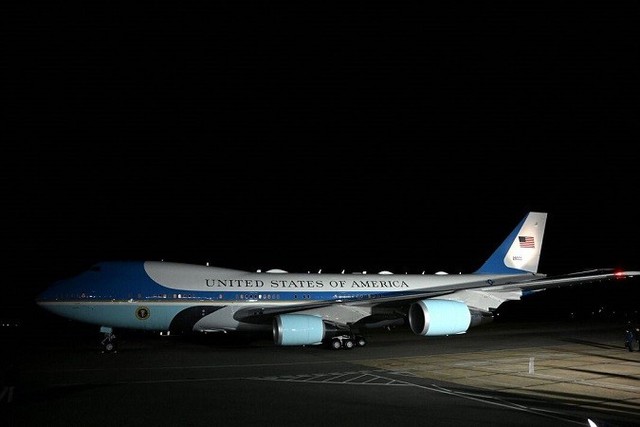 Không lực Một hạ cánh tại sân bay Stansted: Lý do bất ngờ khi ông Trump thăm anh - Ảnh 1. Không lực Một hạ cánh tại sân bay Stansted: Lý do bất ngờ khi ông Trump thăm anh - Ảnh 1.