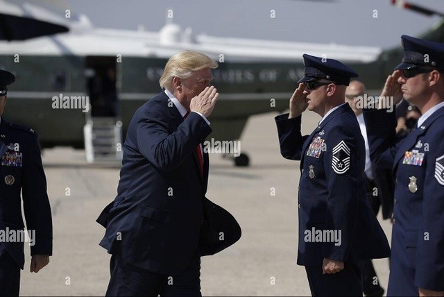 Không lực Một hạ cánh tại sân bay Stansted: Lý do bất ngờ khi ông Trump thăm anh - Ảnh 7. Không lực Một hạ cánh tại sân bay Stansted: Lý do bất ngờ khi ông Trump thăm anh - Ảnh 7.