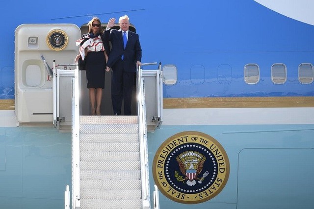 Không lực Một hạ cánh tại sân bay Stansted: Lý do bất ngờ khi ông Trump thăm anh - Ảnh 4. Không lực Một hạ cánh tại sân bay Stansted: Lý do bất ngờ khi ông Trump thăm anh - Ảnh 4.