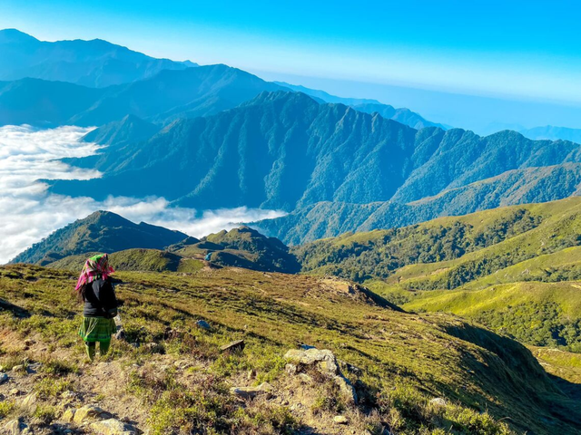 Đỉnh n&uacute;i trong "Top 10 cao nhất Việt Nam", thuộc Ho&agrave;ng Li&ecirc;n Sơn: Vừa c&oacute; b&eacute; 5 tuổi chinh phục th&agrave;nh c&ocirc;ng - Ảnh 2.