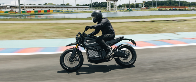 Xe máy điện Honda mới toanh vừa ra mắt: Khỏe ngang xe 1000cc, sạc nhanh chỉ 30 phút, dáng cực đẹp - Ảnh 8.