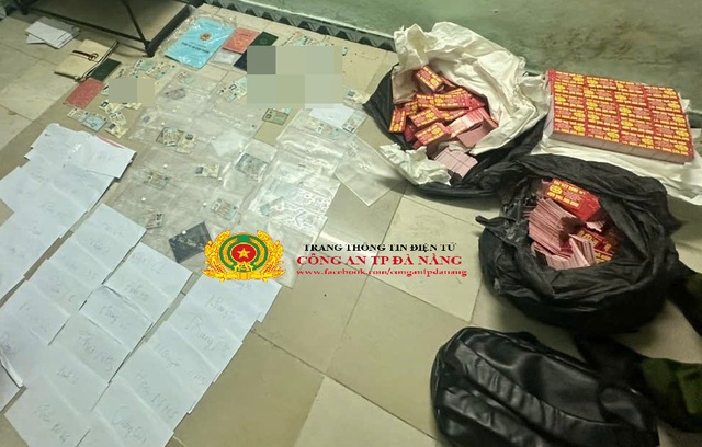 Khám xét khẩn cấp, bắt Hoàng Khánh Duy sinh năm 2002 - Ảnh 2.