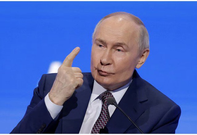 Báo Nga: Phản ứng của ông Putin "hạ gục" EU – 48h rực lửa ở Ukraine, cột lửa cao hàng km- Ảnh 1. Báo Nga: Phản ứng của ông Putin "hạ gục" EU – 48h rực lửa ở Ukraine, cột lửa cao hàng km- Ảnh 1.