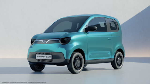 VinFast Minio Green chính thức lộ diện: Người cao 1,7 mét thử ngồi hàng ghế sau, có chật không? - Ảnh 3.