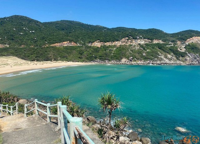 Bãi biển hoang sơ nhiều người chưa biết, gần nơi "đón bình minh đầu tiên ở Việt Nam": Có biển cấm tắm- Ảnh 3. Bãi biển hoang sơ nhiều người chưa biết, gần nơi "đón bình minh đầu tiên ở Việt Nam": Có biển cấm tắm- Ảnh 3.