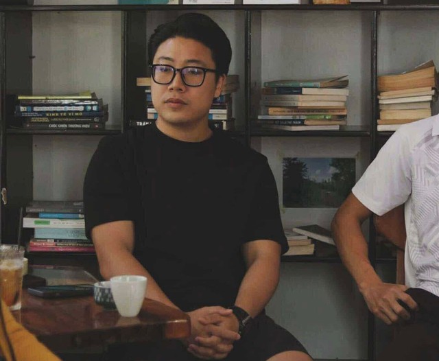 Vụ hơn 300 cảnh sát đồng loạt khám xét nhiều địa điểm: Bắt tạm giam Nguyễn Võ Tùng Lâm- Ảnh 1. Vụ hơn 300 cảnh sát đồng loạt khám xét nhiều địa điểm: Bắt tạm giam Nguyễn Võ Tùng Lâm- Ảnh 1.