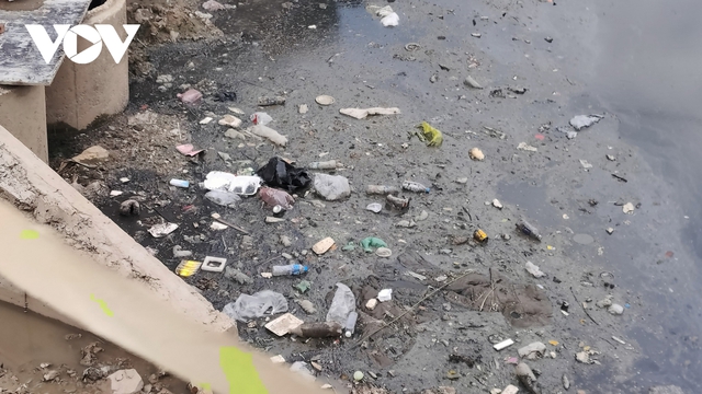 3 lực lượng luôn âm thầm bảo vệ Tô Lịch, kể cả khi dòng sông đã hồi sinh- Ảnh 5. 3 lực lượng luôn âm thầm bảo vệ Tô Lịch, kể cả khi dòng sông đã hồi sinh- Ảnh 5.