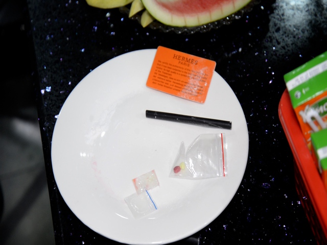 Vụ hơn 300 cảnh sát đồng loạt khám xét nhiều địa điểm: Bắt tạm giam Nguyễn Võ Tùng Lâm- Ảnh 3. Vụ hơn 300 cảnh sát đồng loạt khám xét nhiều địa điểm: Bắt tạm giam Nguyễn Võ Tùng Lâm- Ảnh 3.