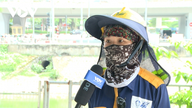 3 lực lượng luôn âm thầm bảo vệ Tô Lịch, kể cả khi dòng sông đã hồi sinh- Ảnh 2. 3 lực lượng luôn âm thầm bảo vệ Tô Lịch, kể cả khi dòng sông đã hồi sinh- Ảnh 2.