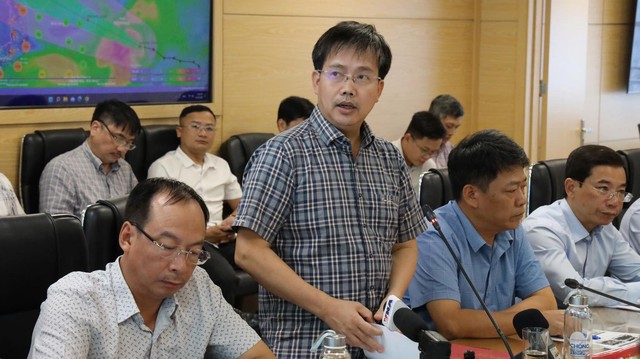 Không giống bão số 9, bão Bualoi đi hoàn toàn trên biển rồi vào thẳng nước ta, gây mưa đặc biệt lớn- Ảnh 2.