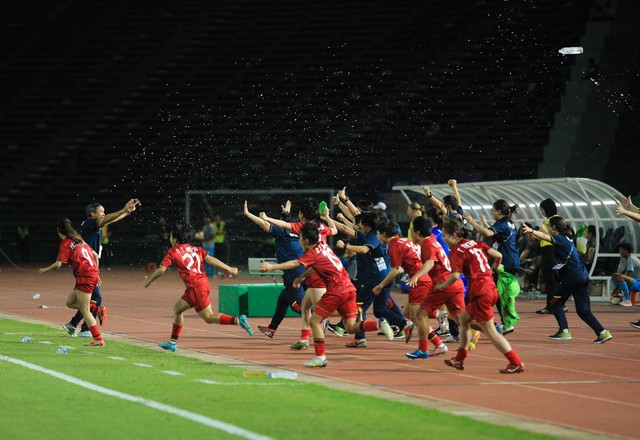 Phẩm chất xứng "Anh hùng" của HLV Mai Đức Chung- Ảnh 1. Phẩm chất xứng "Anh hùng" của HLV Mai Đức Chung- Ảnh 1.