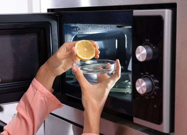 Nhắc nhở lần cuối: 4 kiểu d&ugrave;ng l&ograve; vi s&oacute;ng như "bơm độc" v&agrave;o thức ăn, lười mấy cũng phải bỏ!- Ảnh 3.