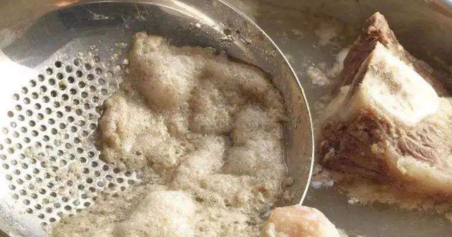 Khi nào nên, khi nào không nên vớt bọt nổi lên lúc luộc thịt? Chuyện đơn giản nhưng nhiều người làm sai- Ảnh 1. Khi nào nên, khi nào không nên vớt bọt nổi lên lúc luộc thịt? Chuyện đơn giản nhưng nhiều người làm sai- Ảnh 1.