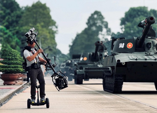 Bí mật công nghệ đằng sau những cảnh quay "đẹp rụng rời" lễ diễu binh A80 - Ảnh 1.