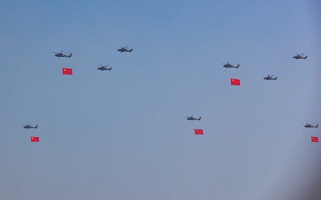 Diễu binh Trung Quốc phô diễn sức mạnh quân sự tại Quảng trường Thiên An Môn - Ảnh 33. Diễu binh Trung Quốc phô diễn sức mạnh quân sự tại Quảng trường Thiên An Môn - Ảnh 33.