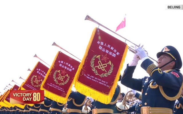 Diễu binh Trung Quốc phô diễn sức mạnh quân sự tại Quảng trường Thiên An Môn - Ảnh 10. Diễu binh Trung Quốc phô diễn sức mạnh quân sự tại Quảng trường Thiên An Môn - Ảnh 10.